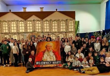 KOLĘDOWANIE WOJOWNIKÓW MARYI W NASZEJ SZKOLE